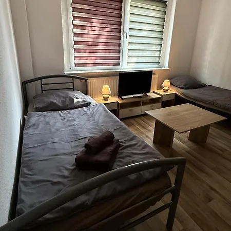 3 Personen Monteurswohnung * Галль